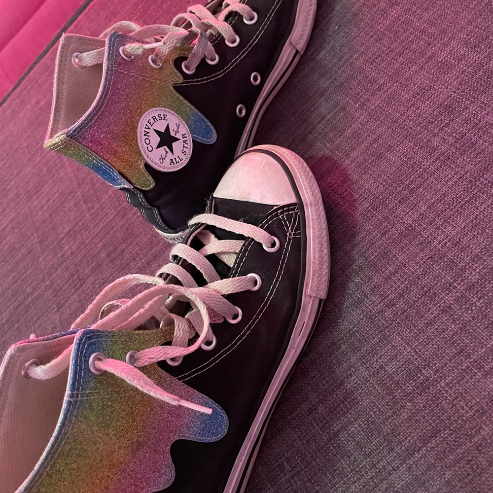 Girls converse